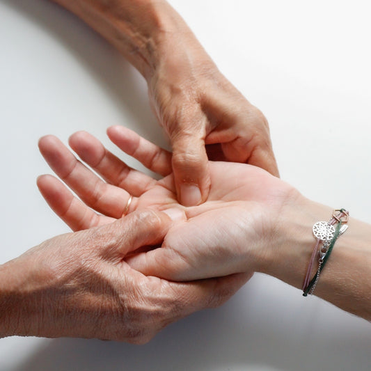 how to massage hands and fingers