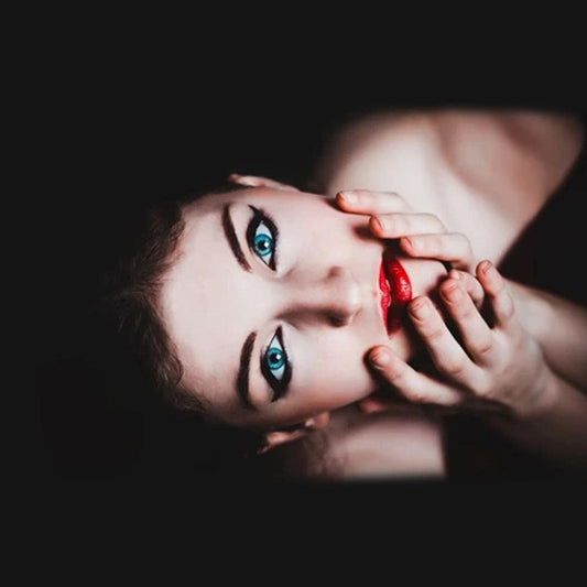 Four Reasons to Put Hemp Oil on Your Face