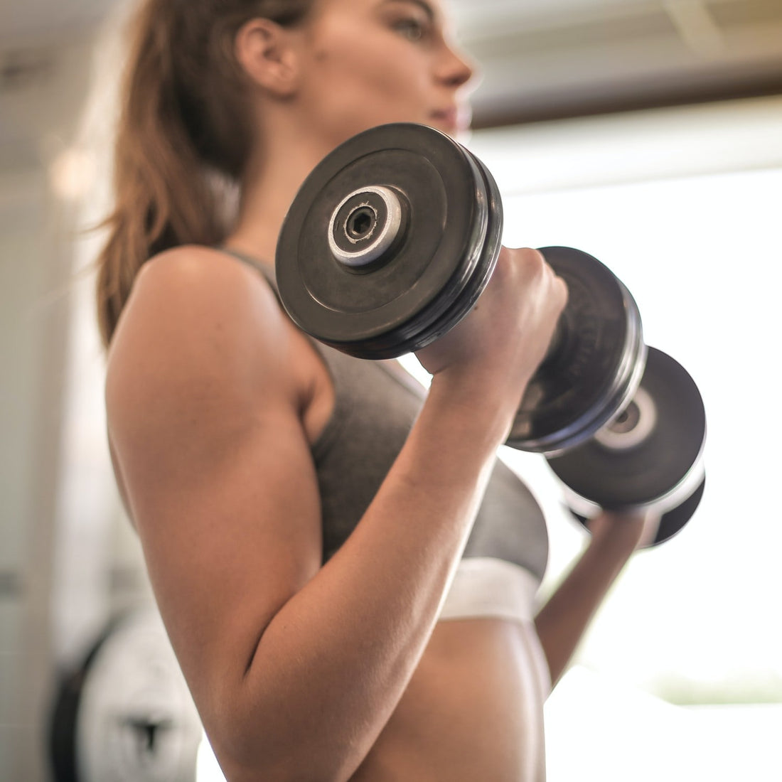 does lifting heavier weights make you bigger